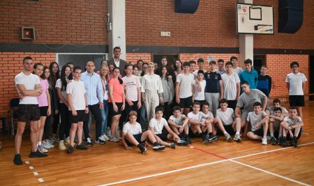 Истакнути кошаркаш Марко Кешељ у посети нашој школи